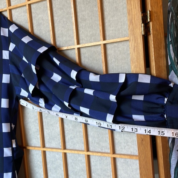 Banana Republic Navy Gingham Tuck Sleeve Tie Waist Blouse Small - Picture 10 of 14